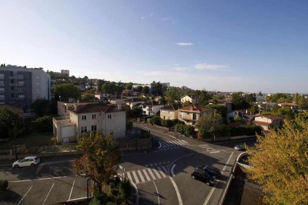 *grand T3*lumineux*vue*parking*